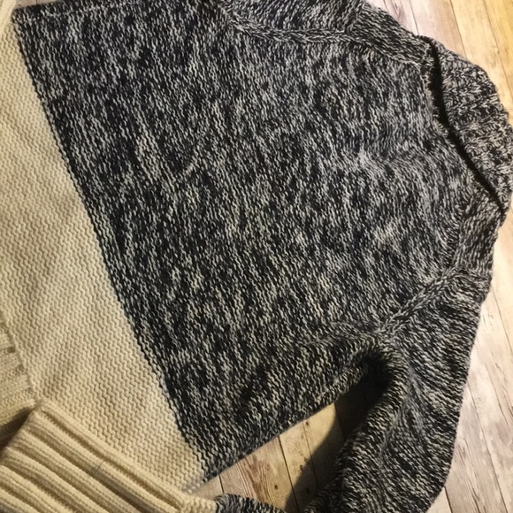 Gap button up cardigan sweater. Size s. - Picture 9 of 10